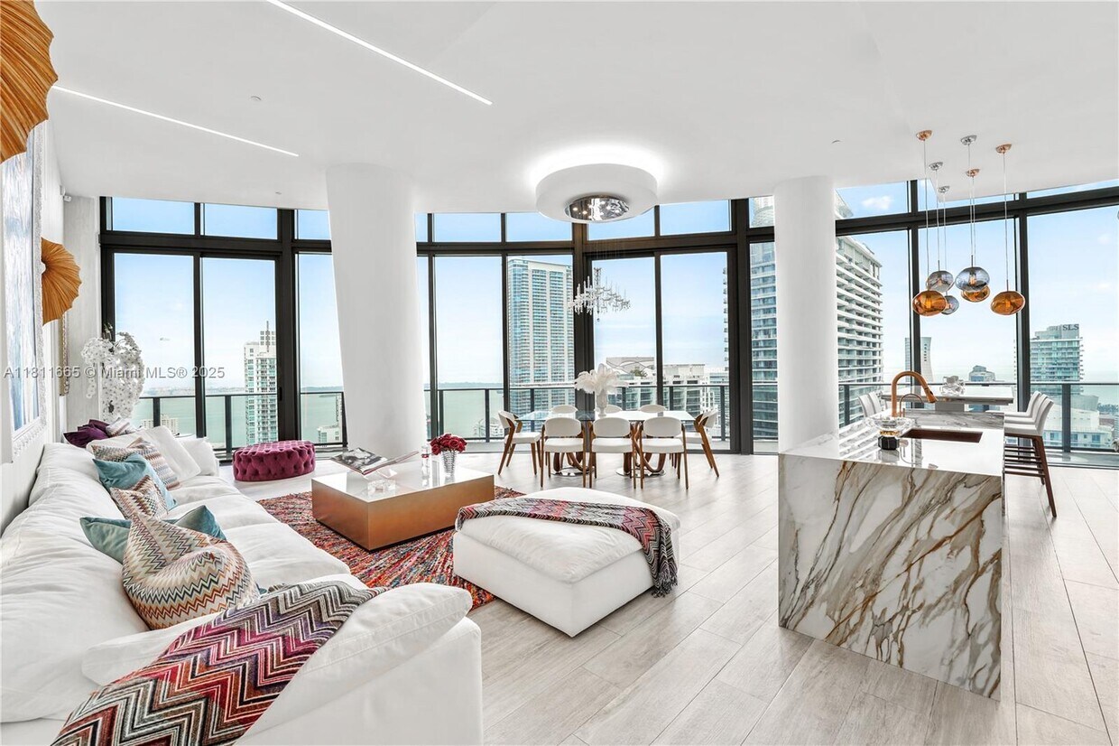 Foto principal - 45 SW 9th St