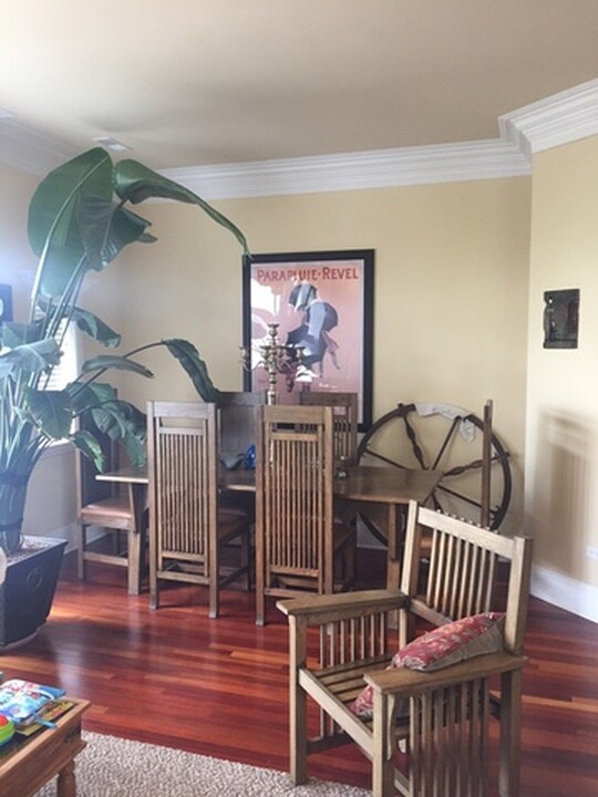 Foto del edificio - 924 W Cornelia Ave