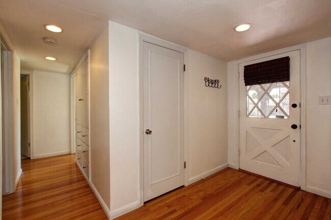 Foto del edificio - Adorable College Green 3 BDRM 2 BATH avail...