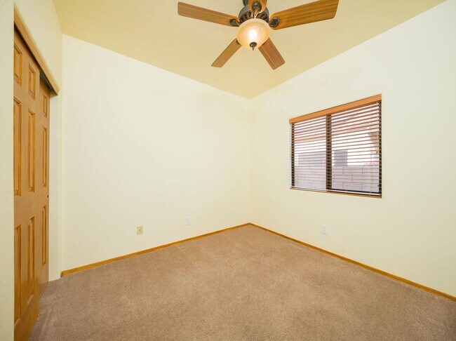 Building Photo - Beautiful Spacious NW home