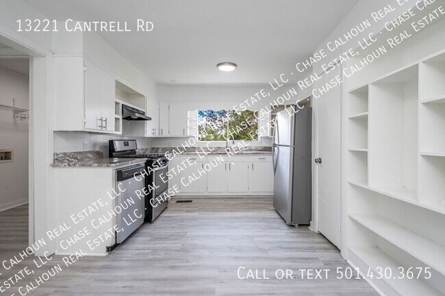 Foto del edificio - 13221 Cantrell Rd