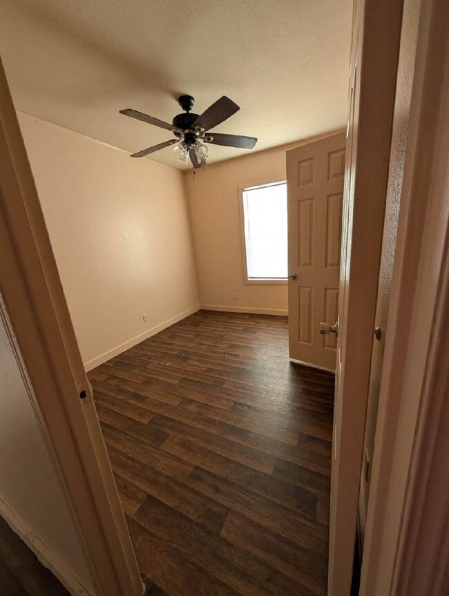 Building Photo - 818 FM713