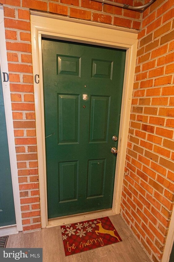 Primary Photo - 808 College Ln