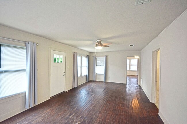 Building Photo - 365 E Faust St