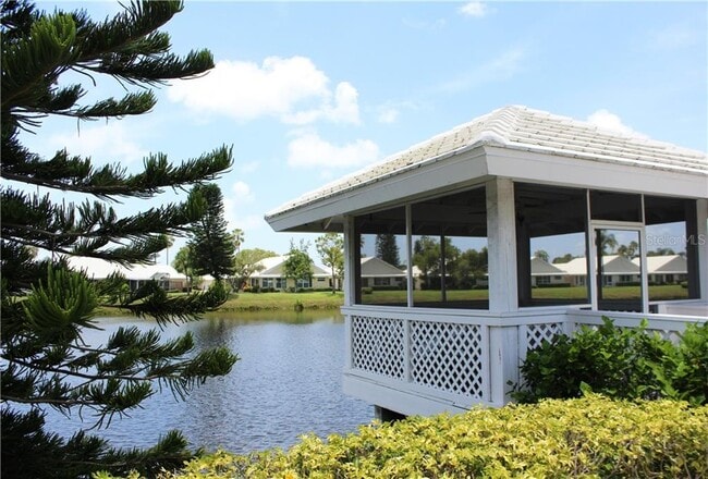Building Photo - 809 Harrington Lake Dr N