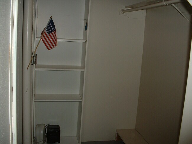 Building Photo - 1612 Farragut Ave