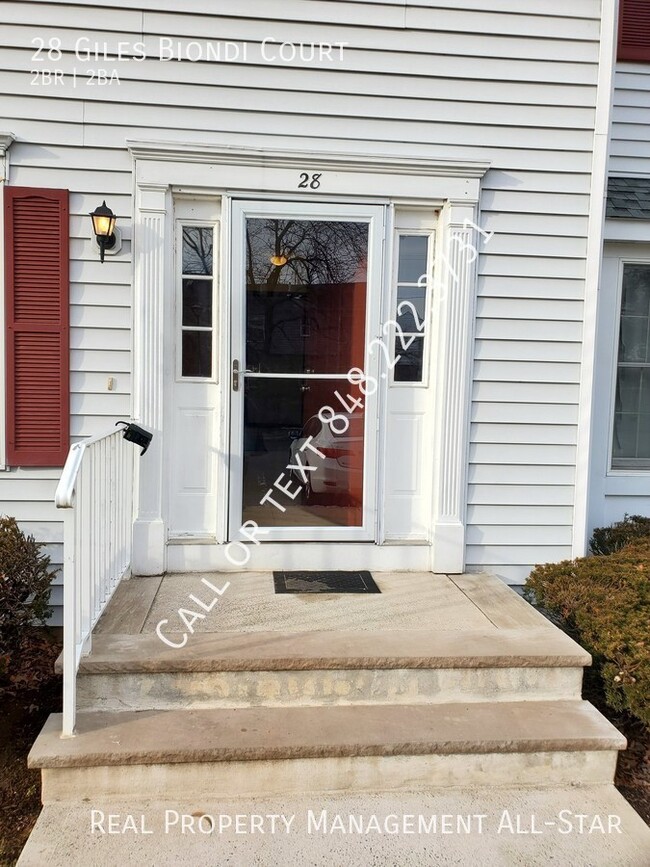 Building Photo - Spacious (with a full basement), freshly p...