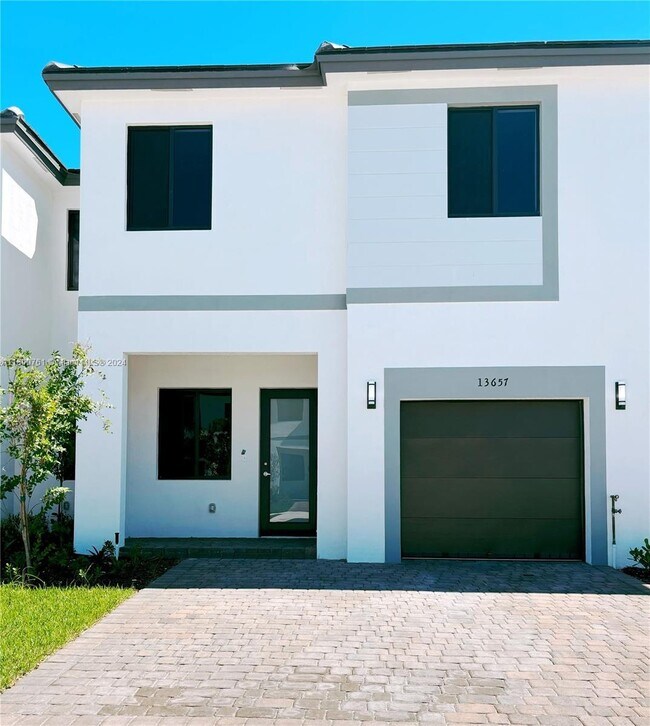 Foto del edificio - 13657 SW 157th Pl