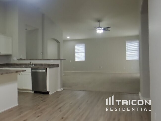 Foto del edificio - 16641 N 169th Ave