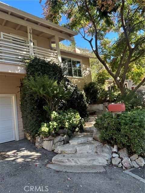 Foto del edificio - 1916 Weepah Way