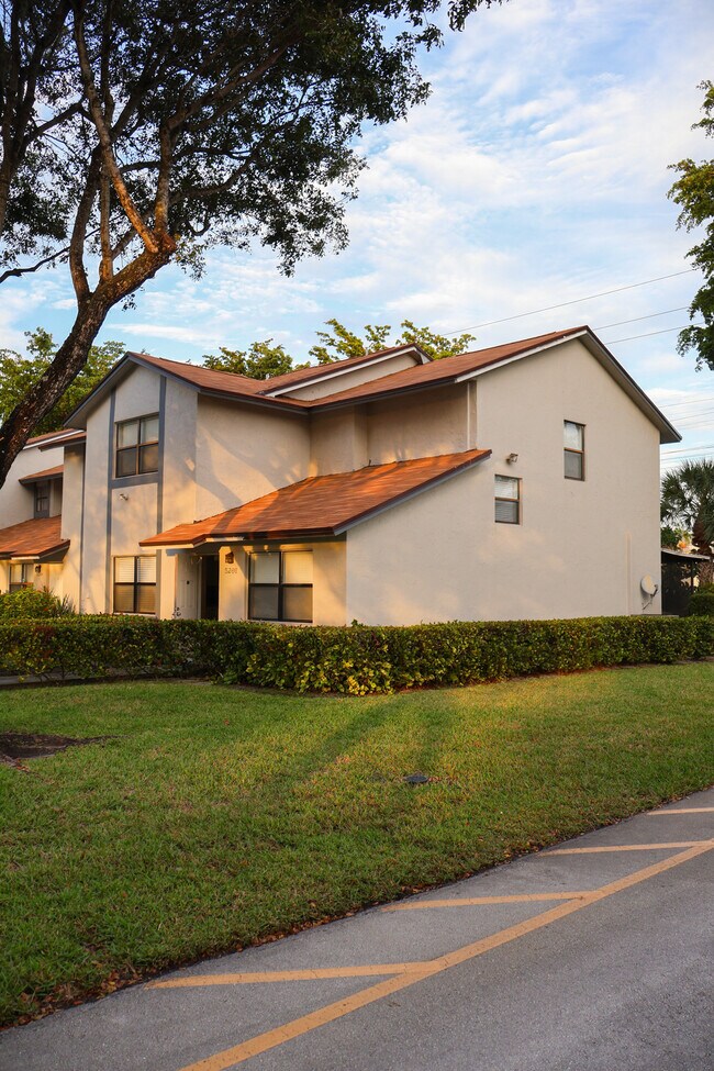 Foto del edificio - 5266 Gate Lake Rd