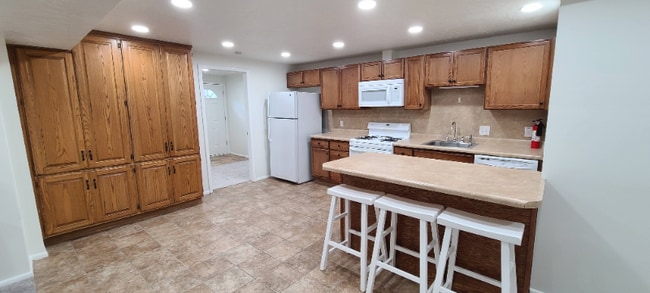 Foto del edificio - 7438 Camelback Cir