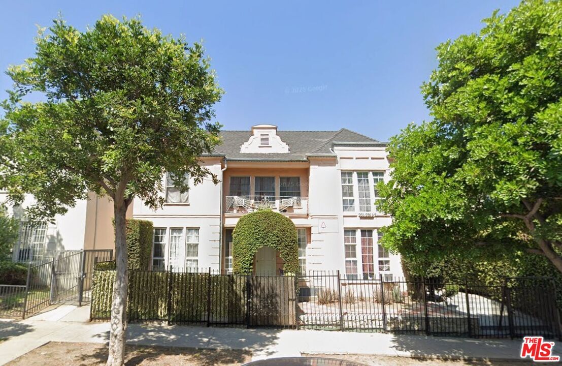 Primary Photo - 933 S Hobart Blvd