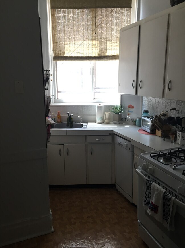 Building Photo - 458 W Saint James Pl