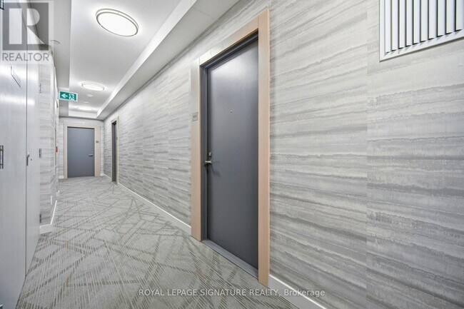 Building Photo - 4655 Glen Erin Dr