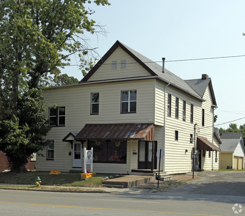 Primary Photo - 9501-9503 W Main St