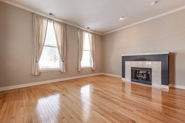 Foto del edificio - 210 Leonard Wood S