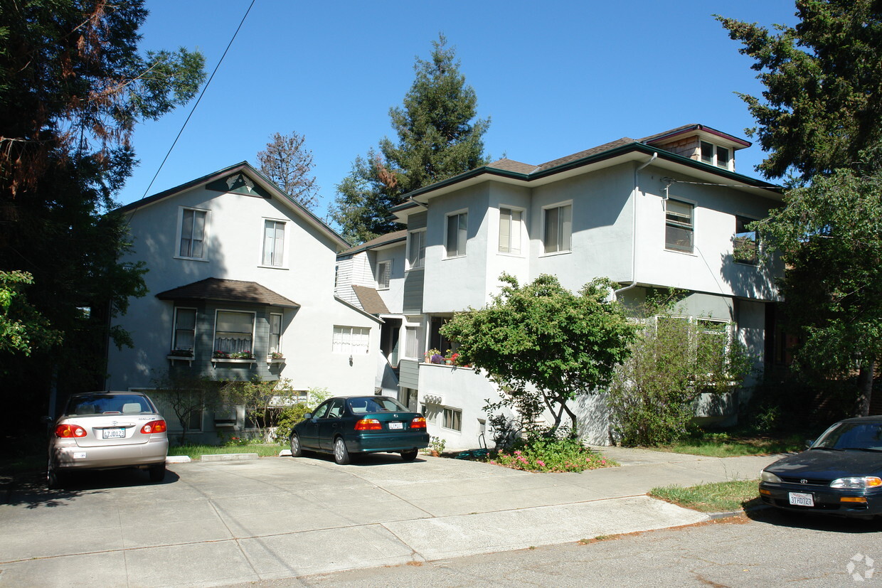 Primary Photo - 1432-1434 Arch St