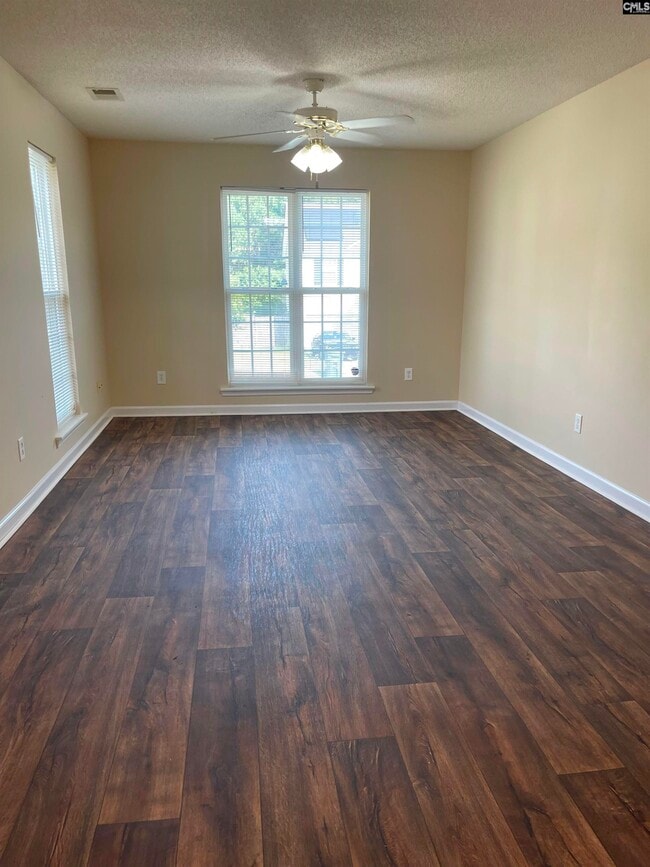 Building Photo - 722 Wildlife Ln