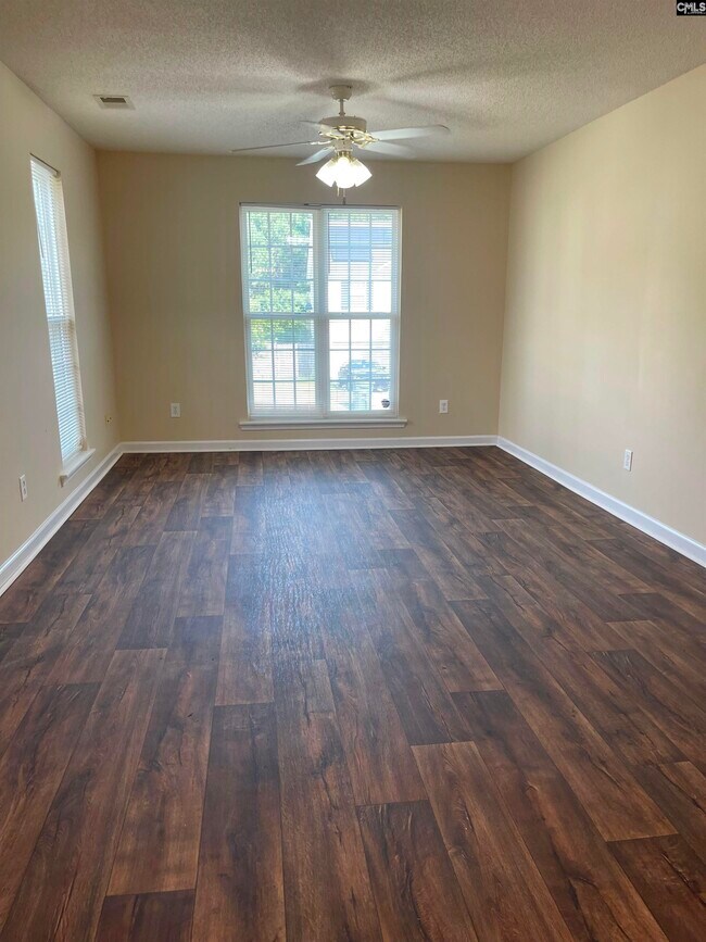 Foto del edificio - 722 Wildlife Ln