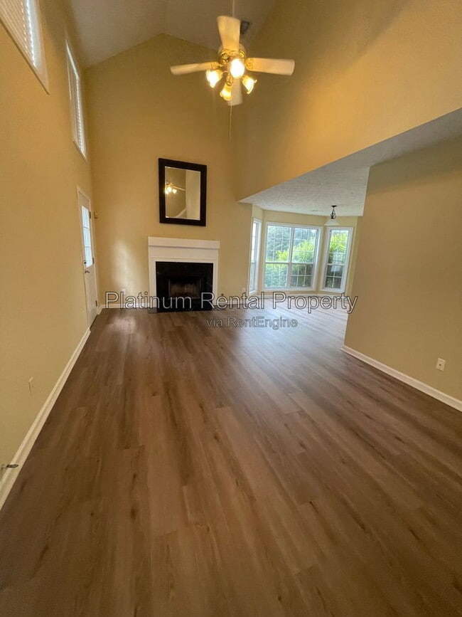 Foto del edificio - 810 Camelon Ct