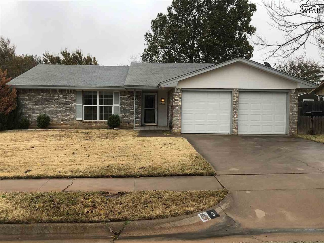 Primary Photo - 3 Chanute Cir