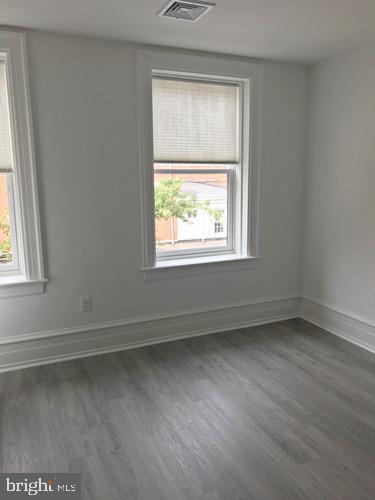 Foto del edificio - 19 N Duke St