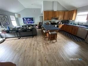 Building Photo - 566 Black Rock Tpke