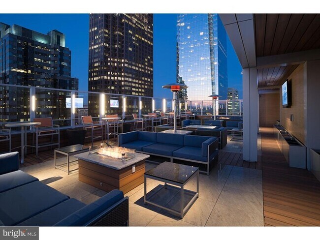Foto del edificio - 1815 John f Kennedy Boulevard Unit 0B-601