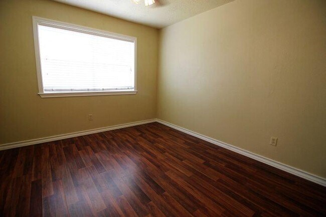 Foto del edificio - 2721 Brothers Blvd