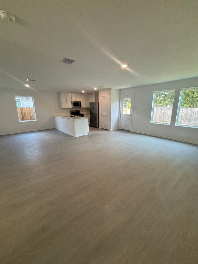 Building Photo - 3026 Mallorca Dr