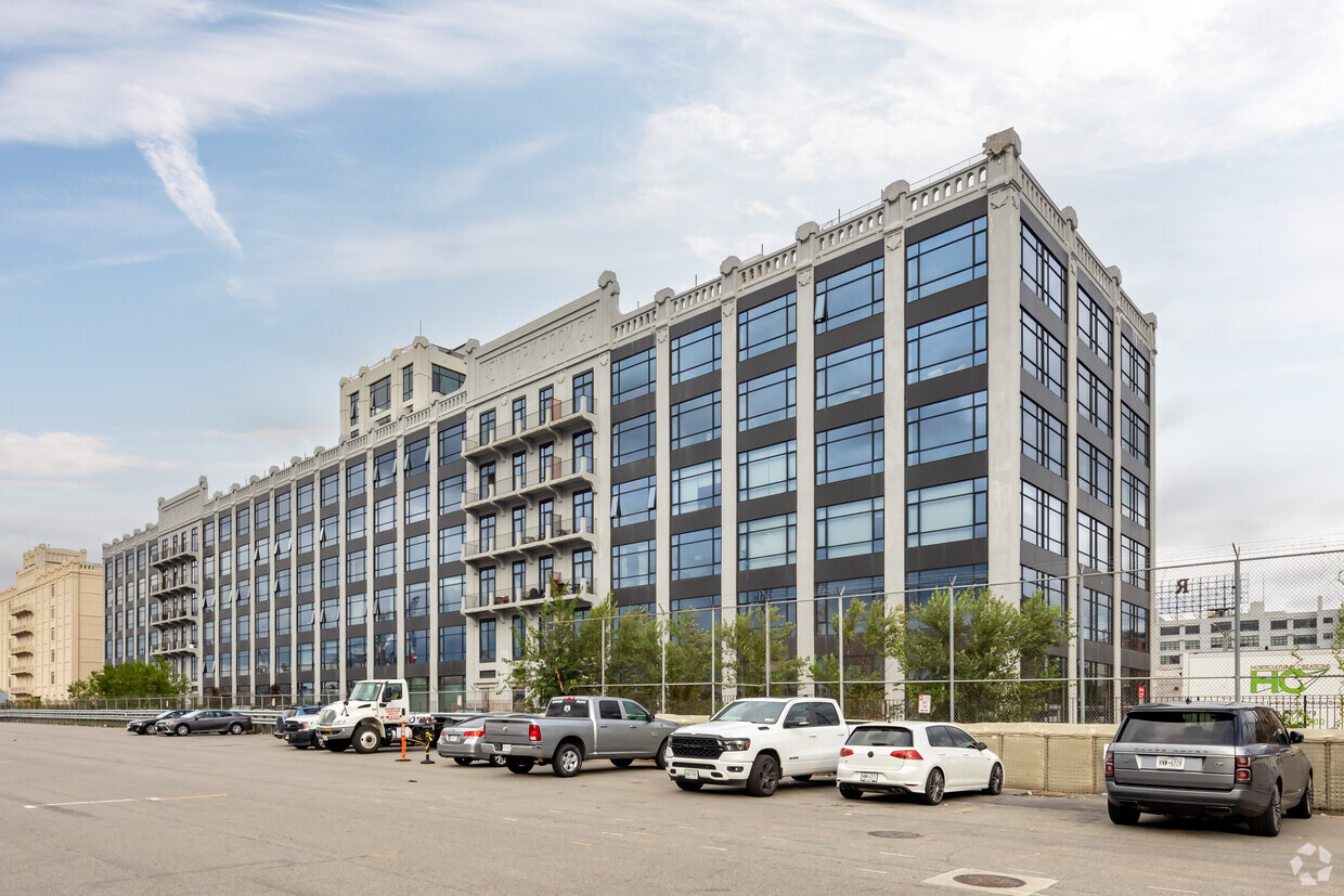 Primary Photo - Red Hook Lofts