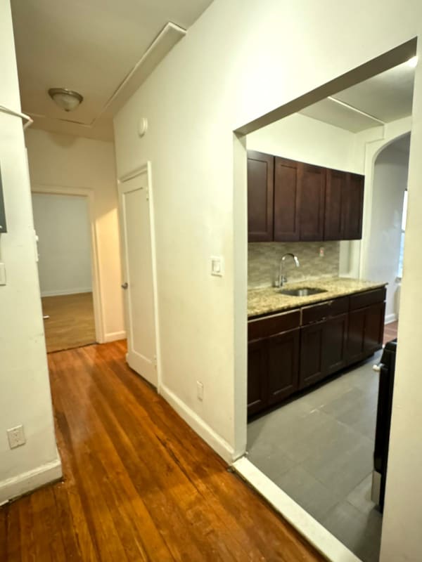 Foto del edificio - 129 N Walnut St