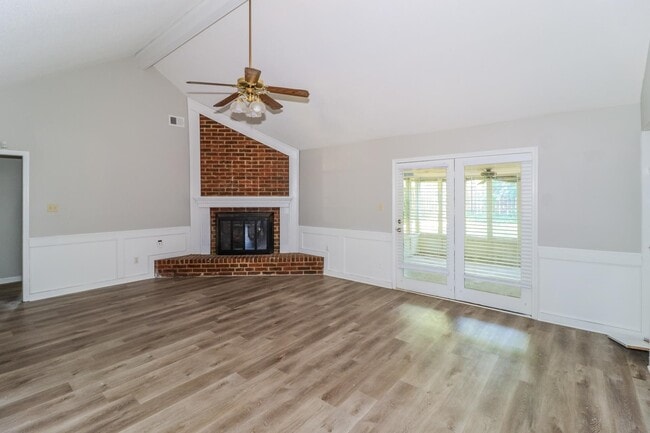 Foto del edificio - 8257 River Creek Cove