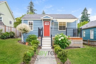 Building Photo - 6707 34th Ave SW
