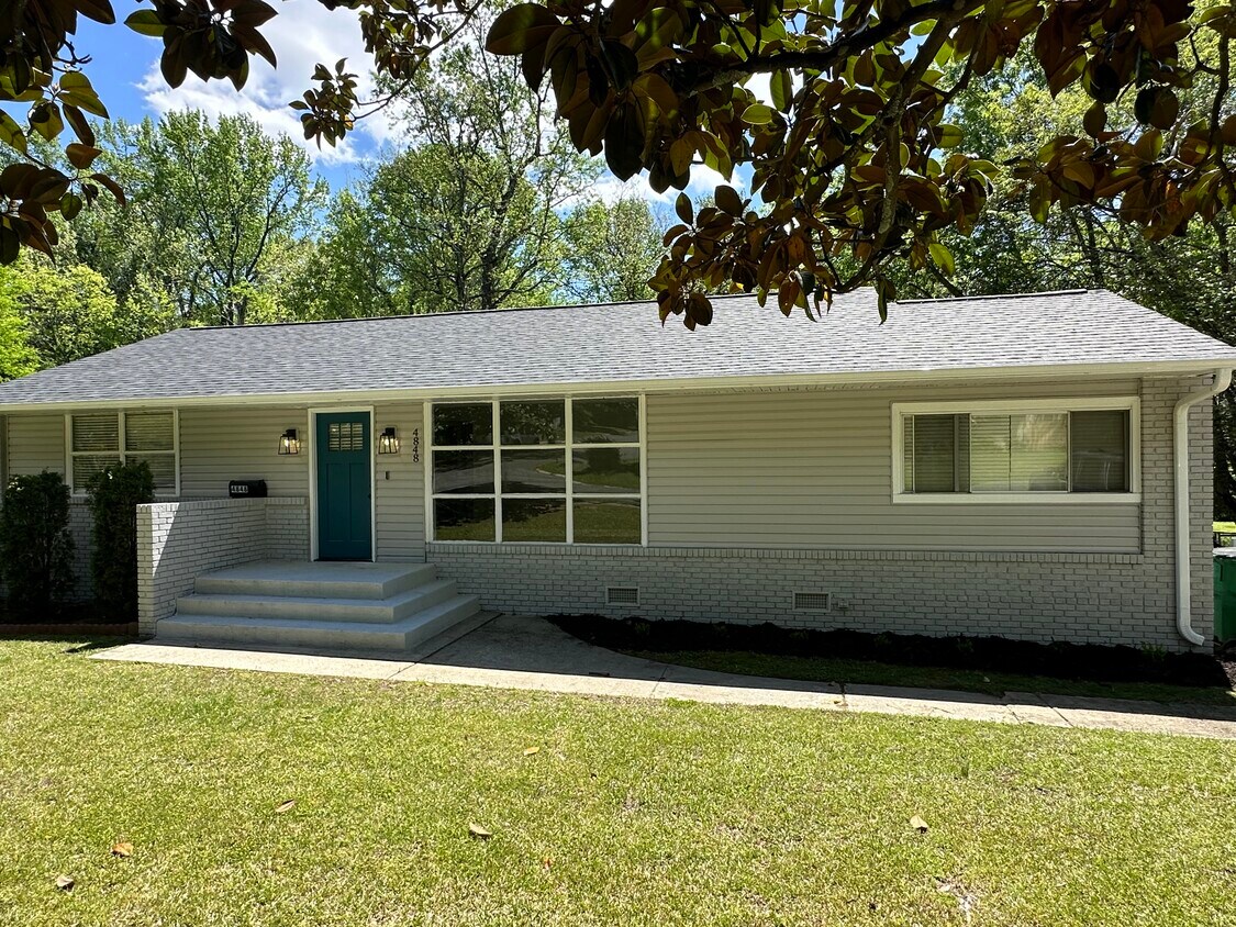 Foto principal - 4848 Gilmore Dr