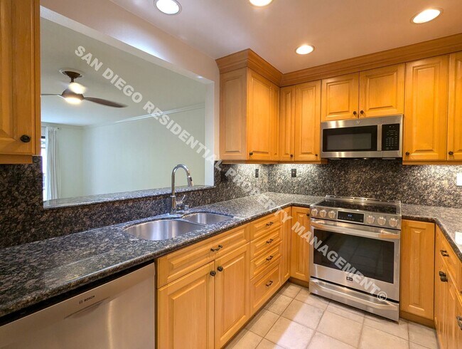 Foto del edificio - 8850 Villa La Jolla Dr