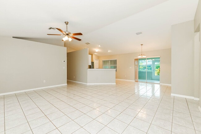 Foto del edificio - 1531 SE 42nd Terrace