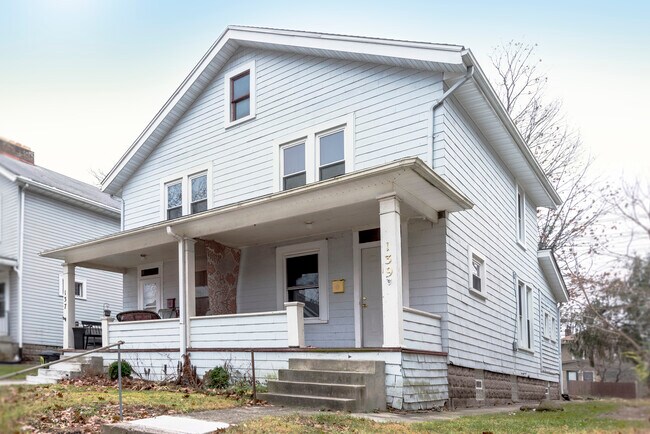 Foto del edificio - 137 W Lakeview Ave
