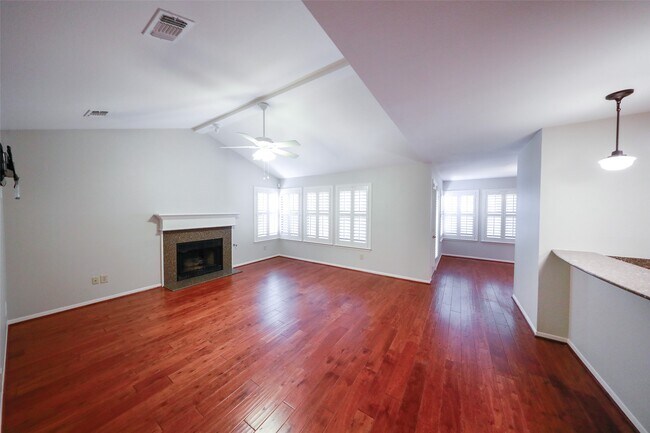 Building Photo - 70 Cokeberry Ct