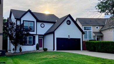 Building Photo - 13806 S Mullen St