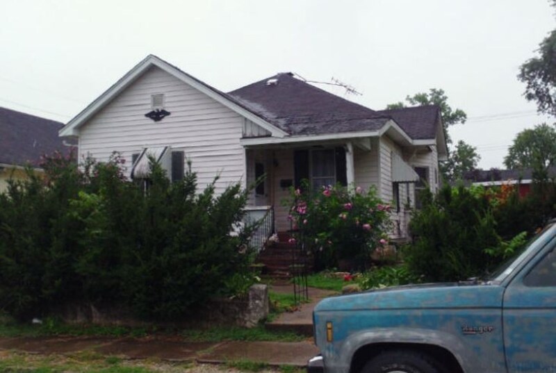 105 E 2nd St, De Soto, MO 63020 House for Rent in De Soto, MO