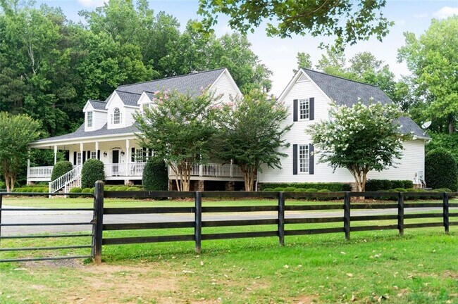 Building Photo - 1220 Villa Rica Way SW