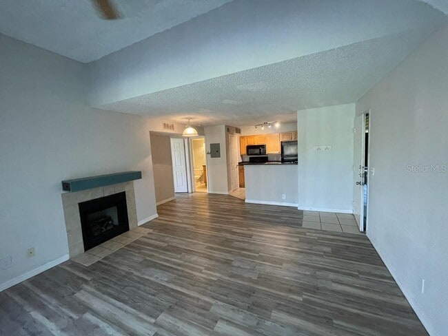 Building Photo - 420 Forestway Cir