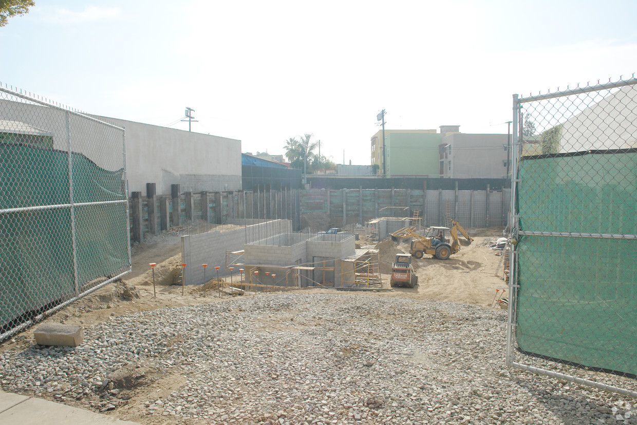 Building Photo - Metro Loma Apartments