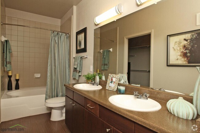 Baño - Villages at Domain