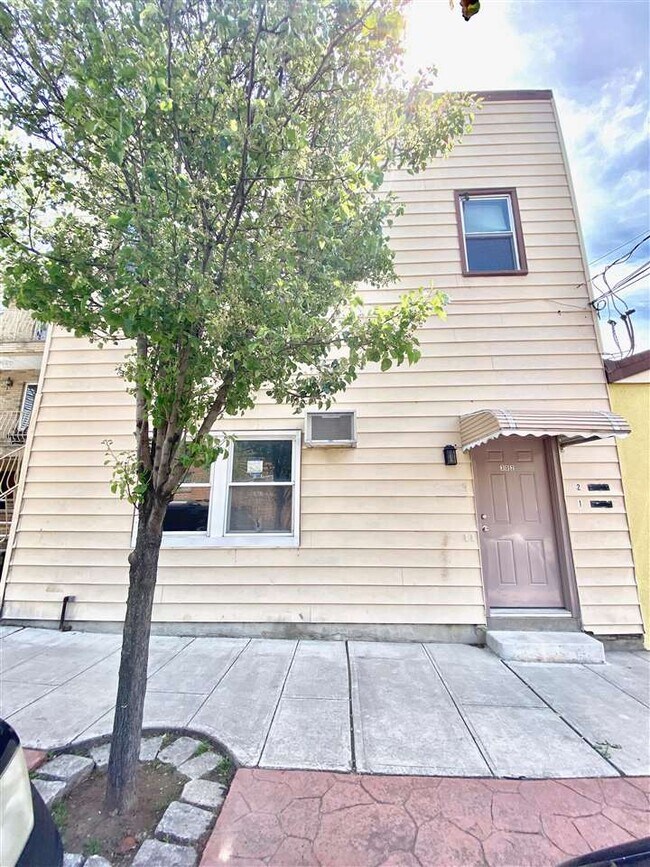 Building Photo - 302 Bergenline Ave