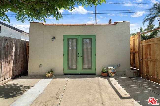 Building Photo - 3156 W 74th St