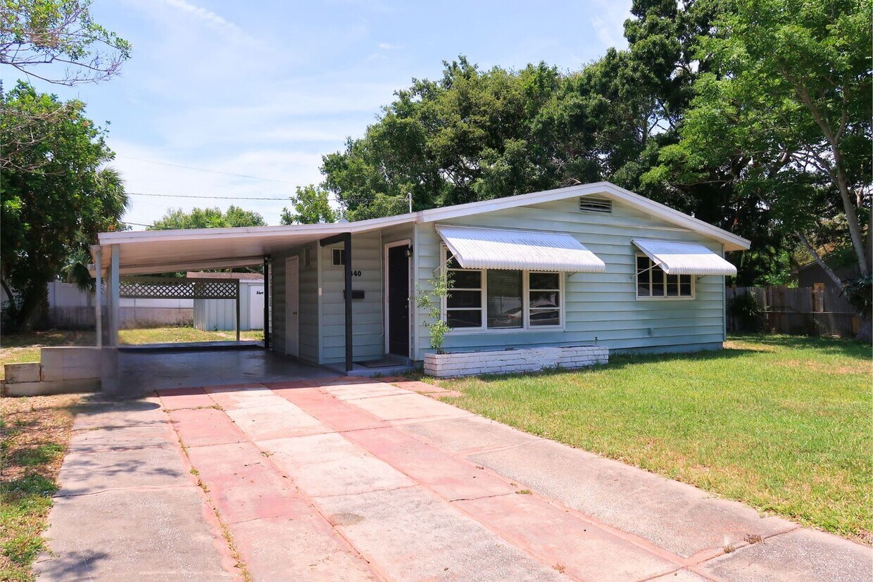 Foto principal - 6840 12th St N