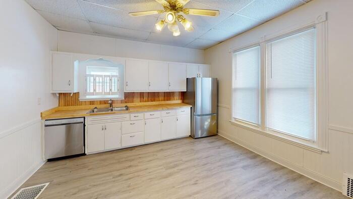 Primary Photo - 1204 2nd St NW